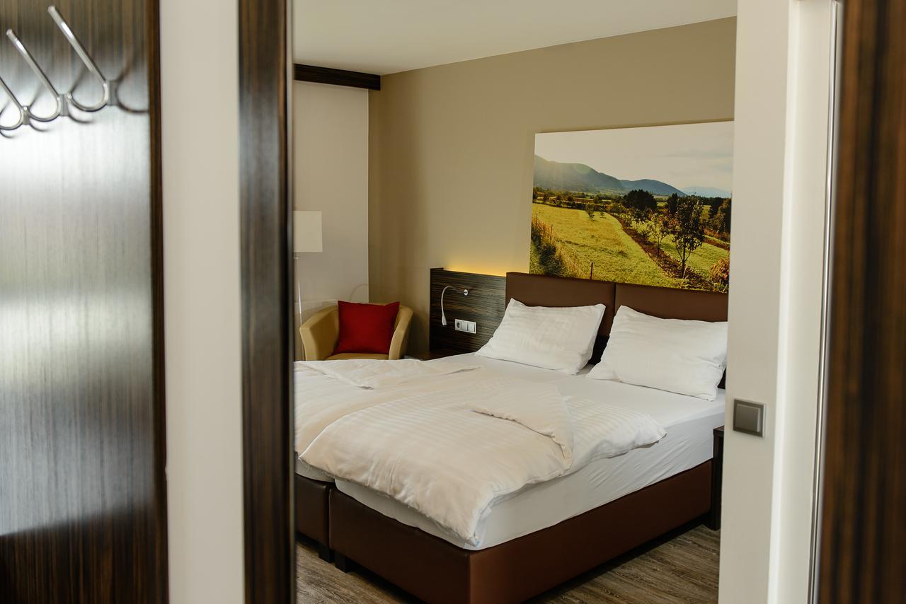 Dorfmeister Business Hotel B&B Weikersdorf am Steinfelde Room photo